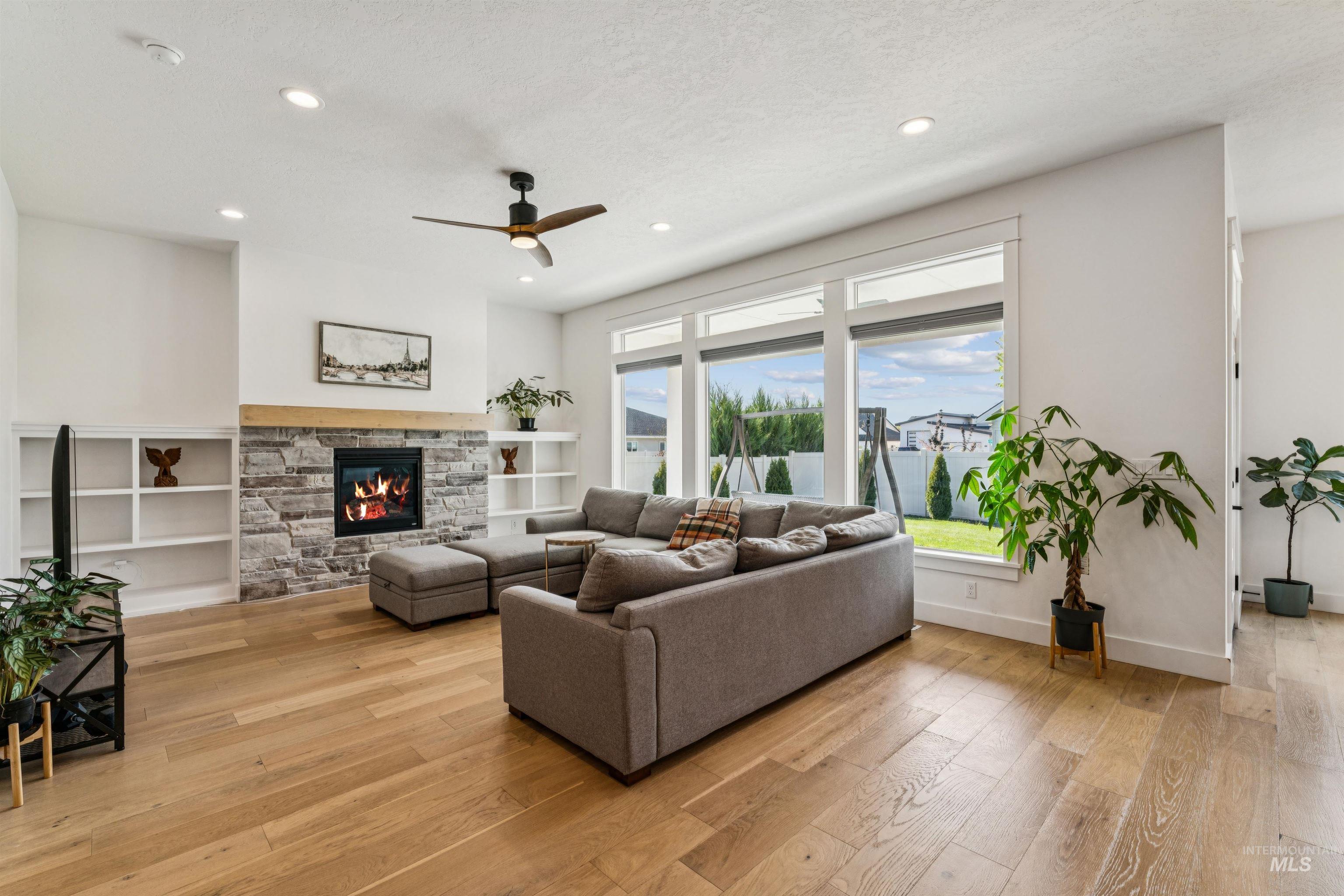 971 E Viedma St, Kuna, Idaho 83634, 5 Bedrooms, 2.5 Bathrooms, Residential For Sale, Price $739,990,MLS 98983503