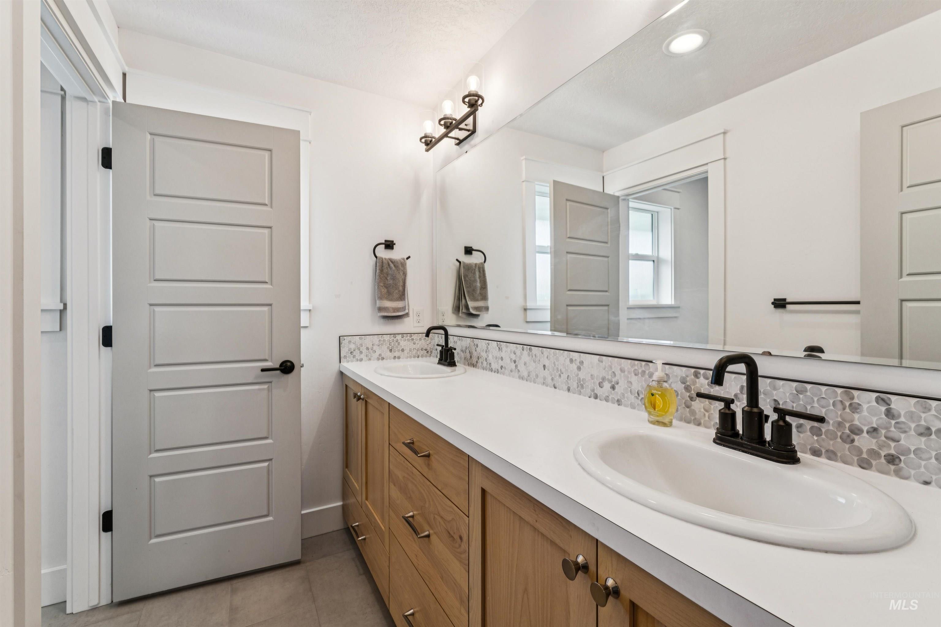 971 E Viedma St, Kuna, Idaho 83634, 5 Bedrooms, 2.5 Bathrooms, Residential For Sale, Price $739,990,MLS 98983503