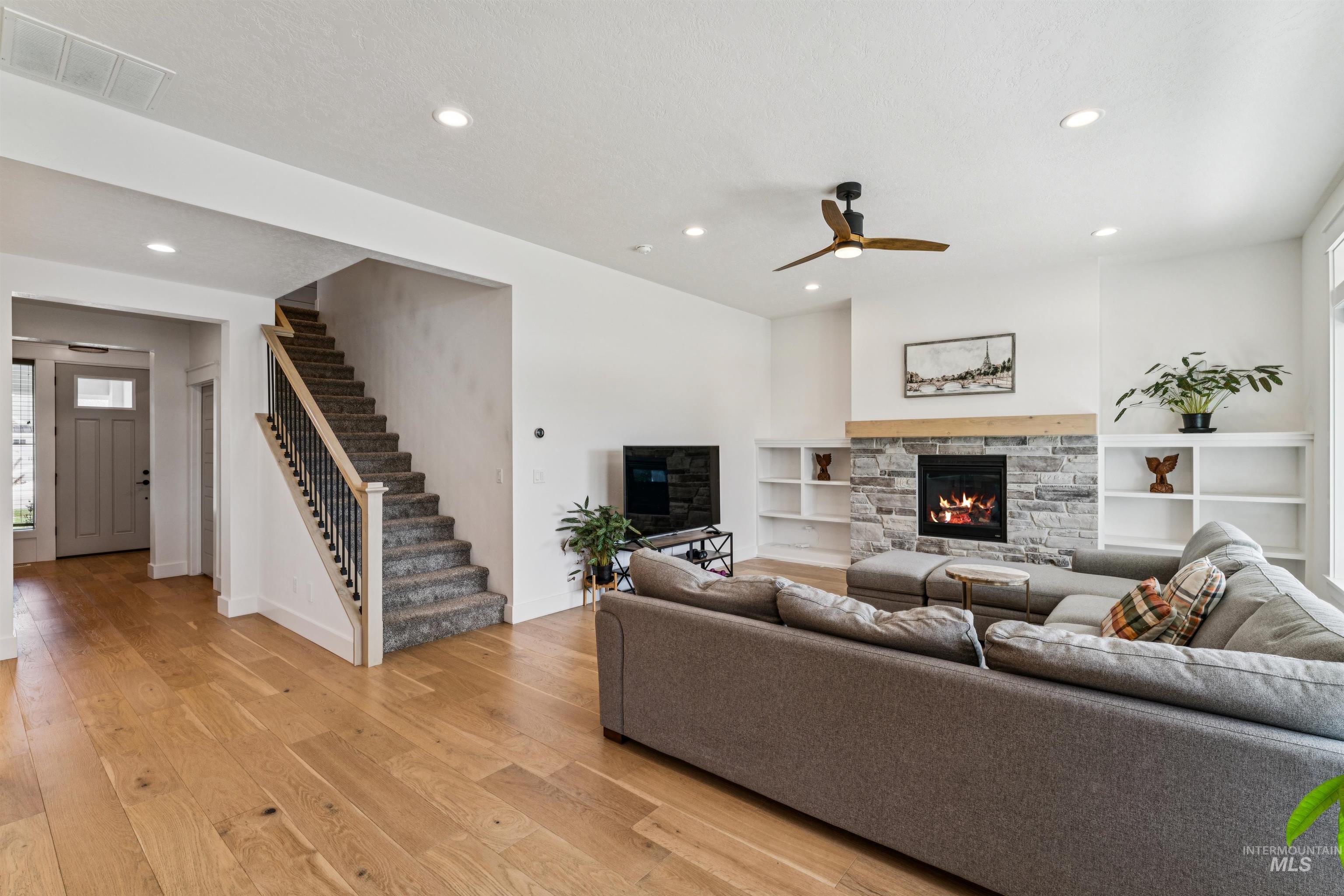 971 E Viedma St, Kuna, Idaho 83634, 5 Bedrooms, 2.5 Bathrooms, Residential For Sale, Price $739,990,MLS 98983503