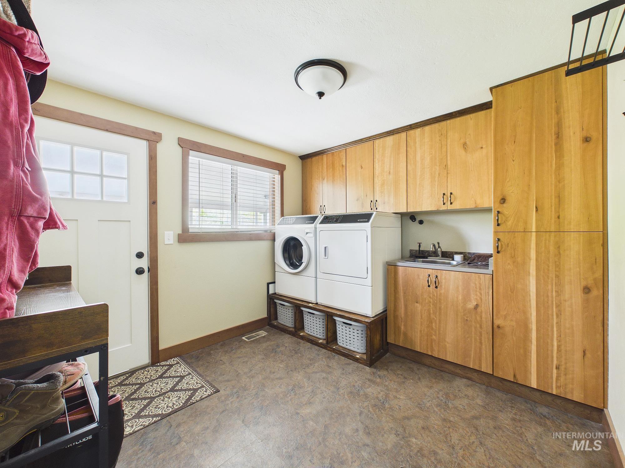 2772 E Black Canyon (hwy 52, N), Emmett, Idaho 83617, 4 Bedrooms, 3 Bathrooms, Residential For Sale, Price $712,000, 98983504