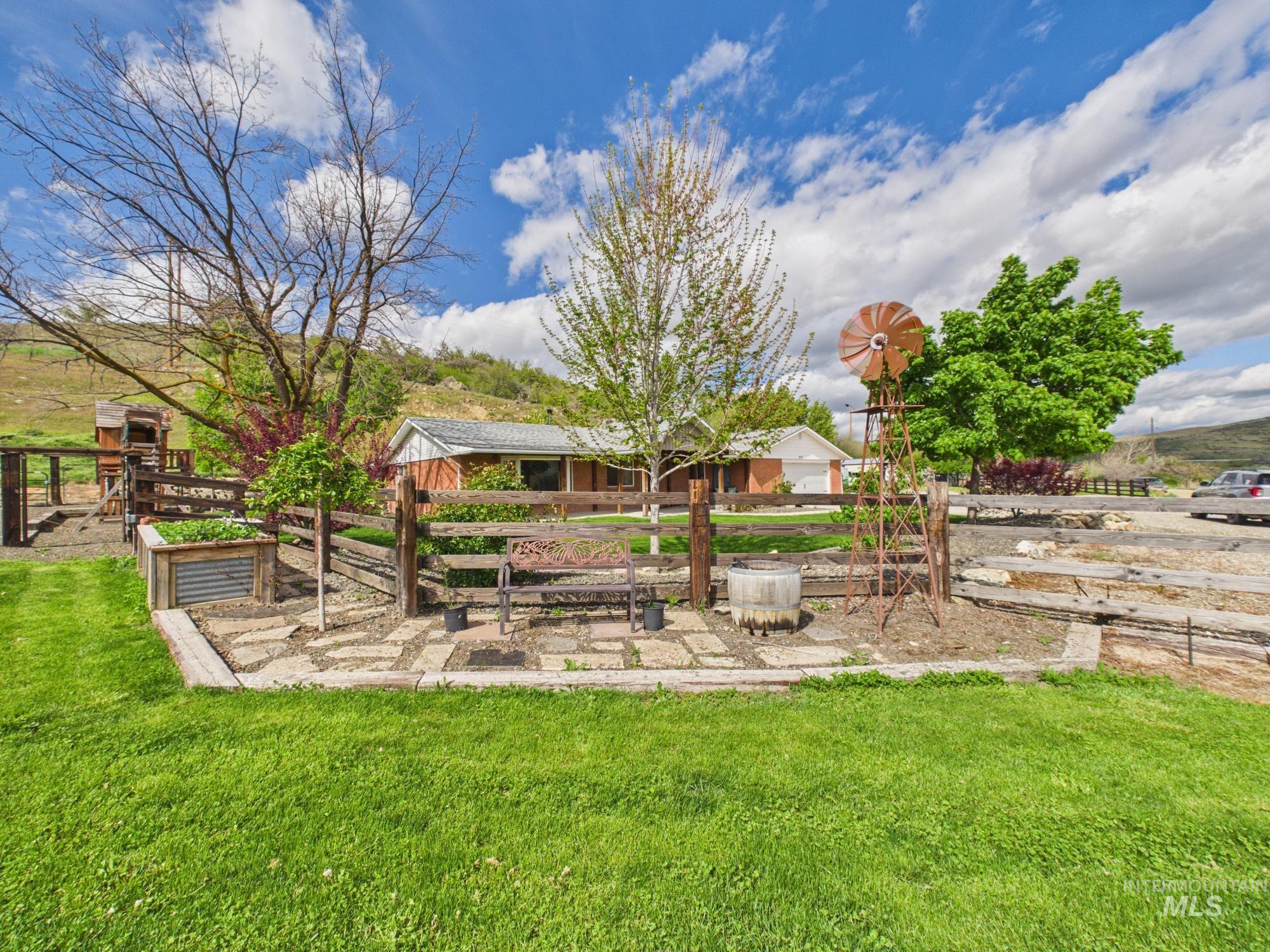 2772 E Black Canyon (hwy 52, N), Emmett, Idaho 83617, 4 Bedrooms, 3 Bathrooms, Residential For Sale, Price $712,000, 98983504