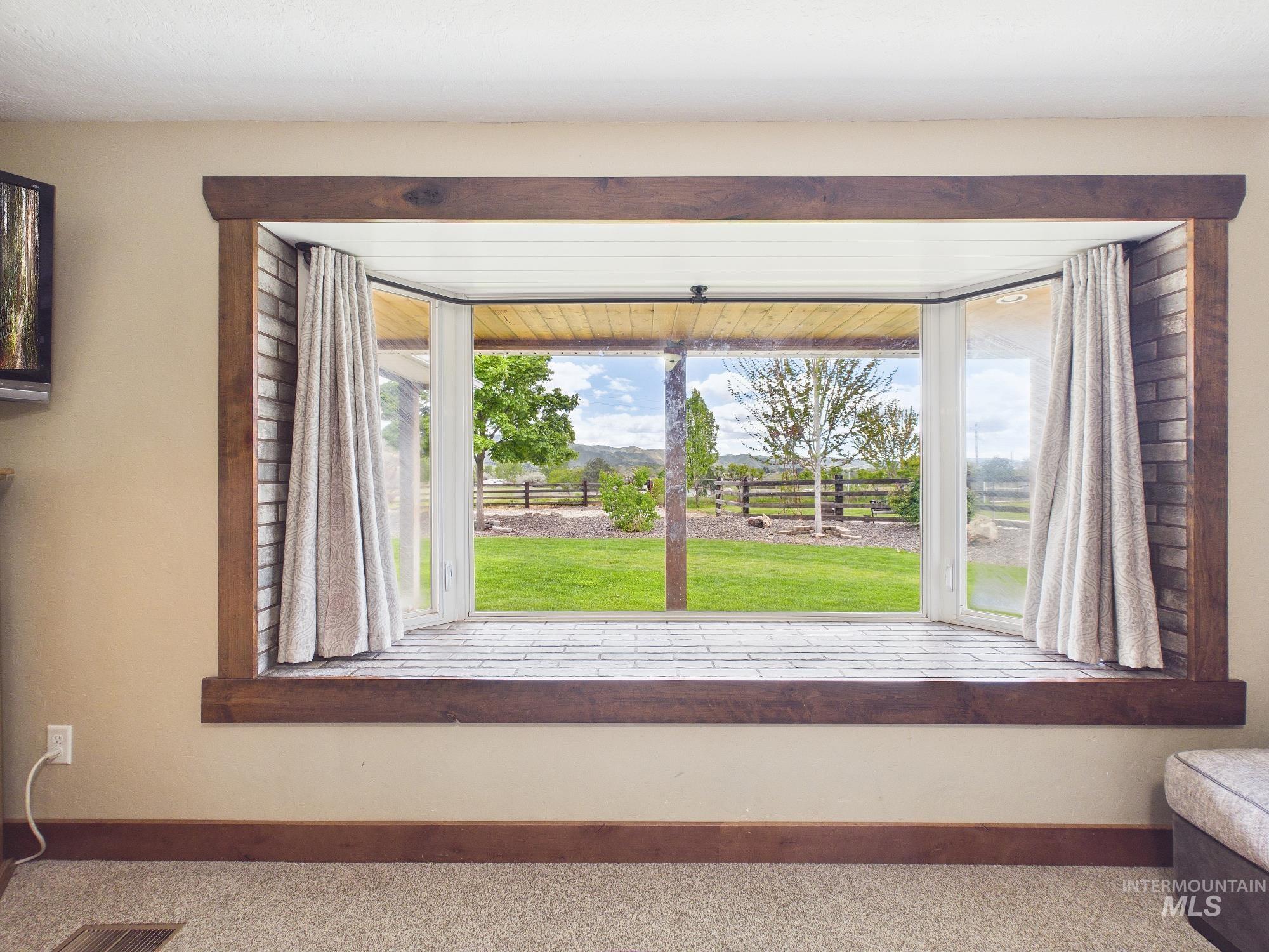 2772 E Black Canyon (hwy 52, N), Emmett, Idaho 83617, 4 Bedrooms, 3 Bathrooms, Residential For Sale, Price $712,000, 98983504