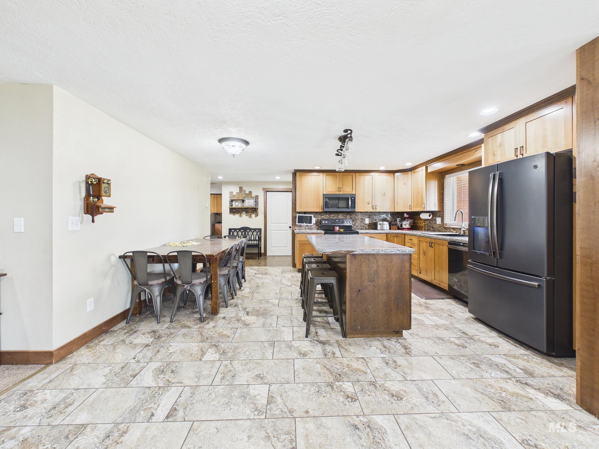 2772 E Black Canyon (hwy 52, N), Emmett, Idaho 83617, 4 Bedrooms, 3 Bathrooms, Residential For Sale, Price $712,000, 98983504