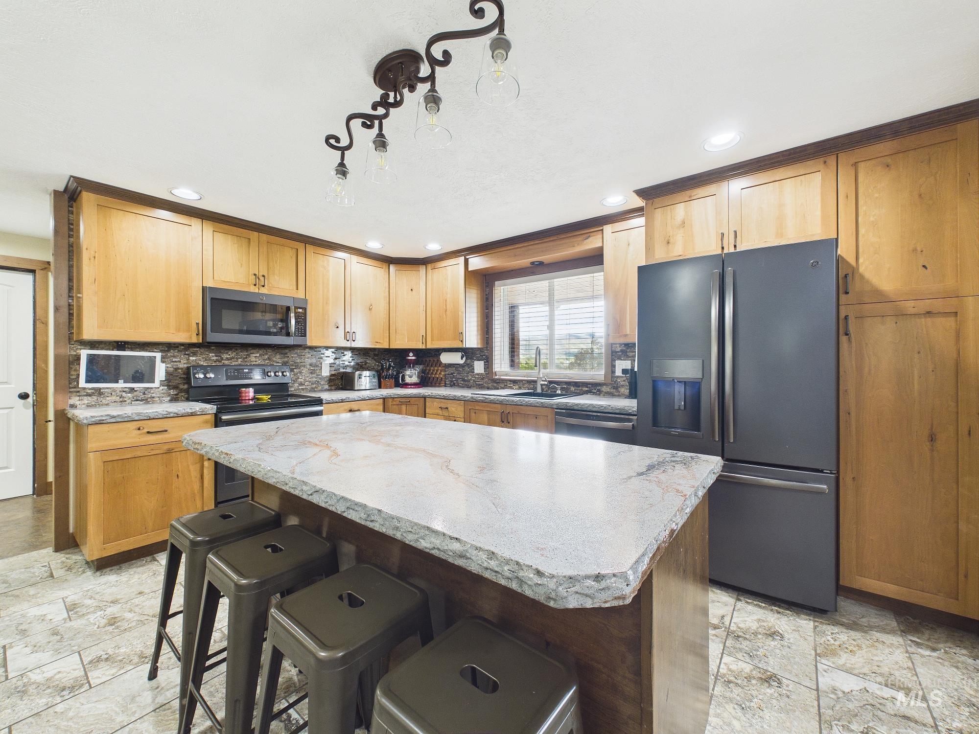 2772 E Black Canyon (hwy 52, N), Emmett, Idaho 83617, 4 Bedrooms, 3 Bathrooms, Residential For Sale, Price $712,000, 98983504