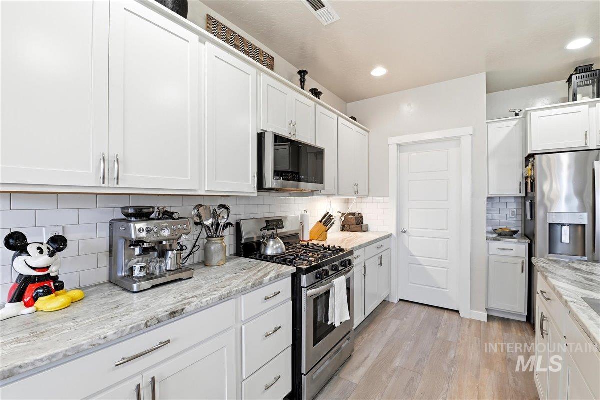 2741 W Marbeth Dr, Meridian, Idaho 83642, 5 Bedrooms, 2.5 Bathrooms, Residential For Sale, Price $520,000,MLS 98983507