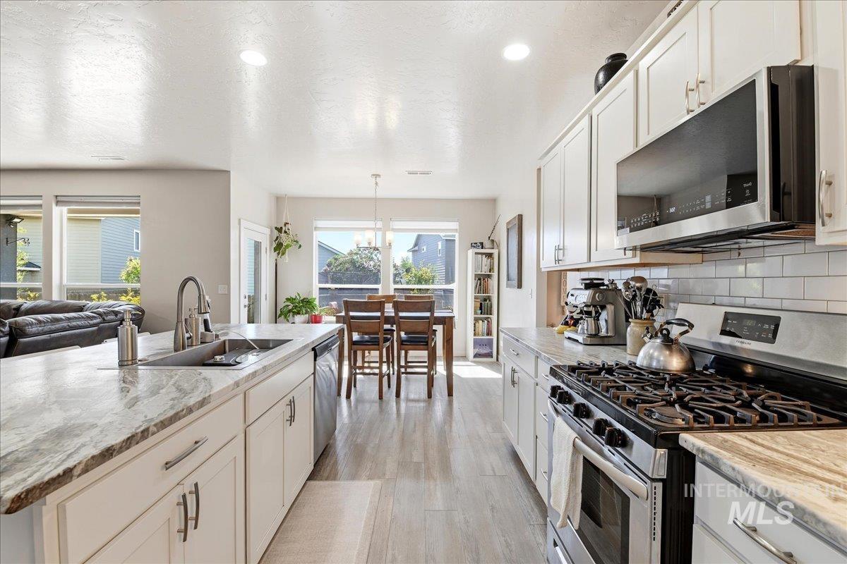2741 W Marbeth Dr, Meridian, Idaho 83642, 5 Bedrooms, 2.5 Bathrooms, Residential For Sale, Price $520,000,MLS 98983507