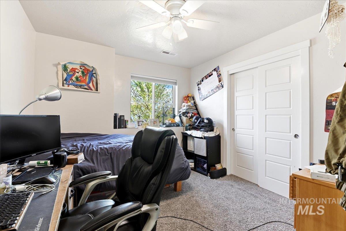 2741 W Marbeth Dr, Meridian, Idaho 83642, 5 Bedrooms, 2.5 Bathrooms, Residential For Sale, Price $520,000,MLS 98983507