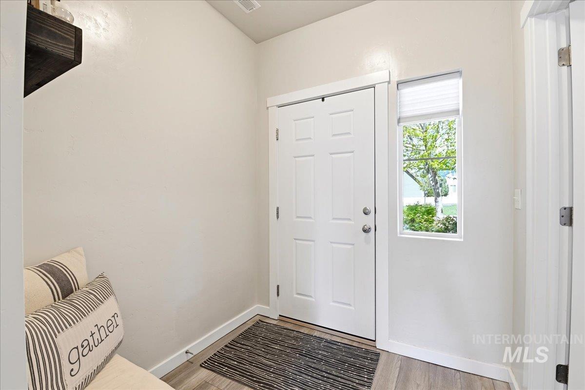 2741 W Marbeth Dr, Meridian, Idaho 83642, 5 Bedrooms, 2.5 Bathrooms, Residential For Sale, Price $520,000,MLS 98983507