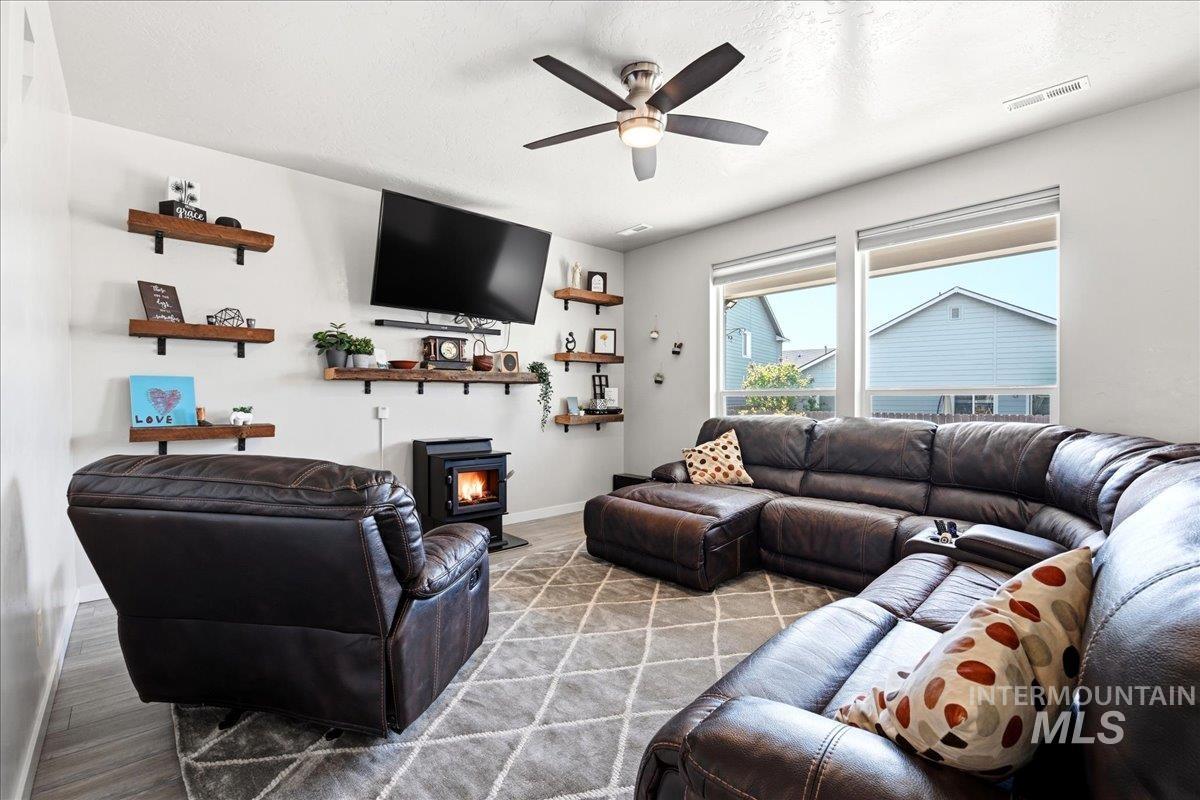 2741 W Marbeth Dr, Meridian, Idaho 83642, 5 Bedrooms, 2.5 Bathrooms, Residential For Sale, Price $520,000,MLS 98983507