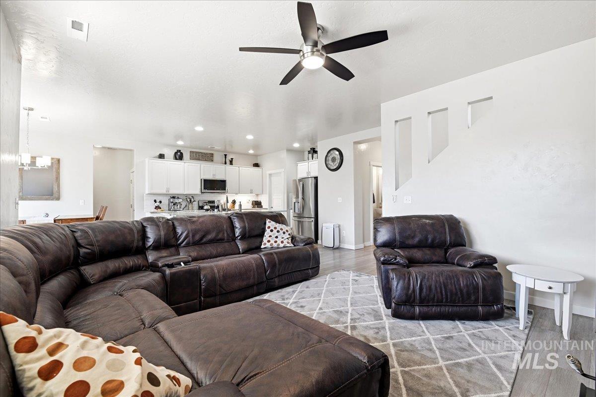 2741 W Marbeth Dr, Meridian, Idaho 83642, 5 Bedrooms, 2.5 Bathrooms, Residential For Sale, Price $520,000,MLS 98983507