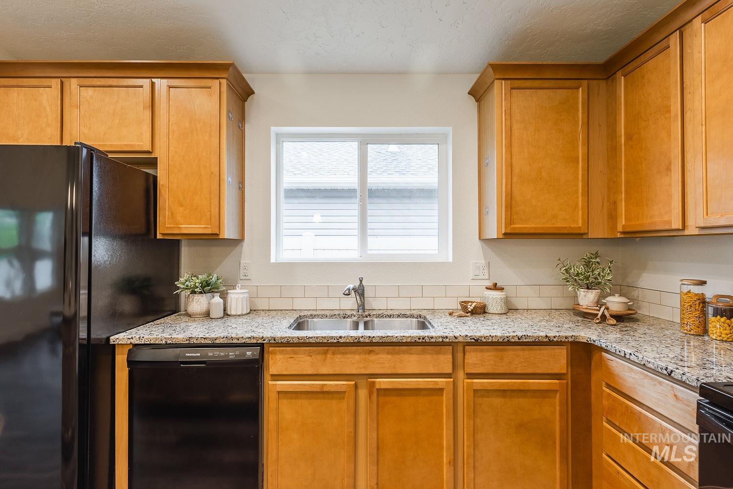 16831 Bethany Ave., Caldwell, Idaho 83607, 3 Bedrooms, 2 Bathrooms, Residential For Sale, Price $395,000,MLS 98983508