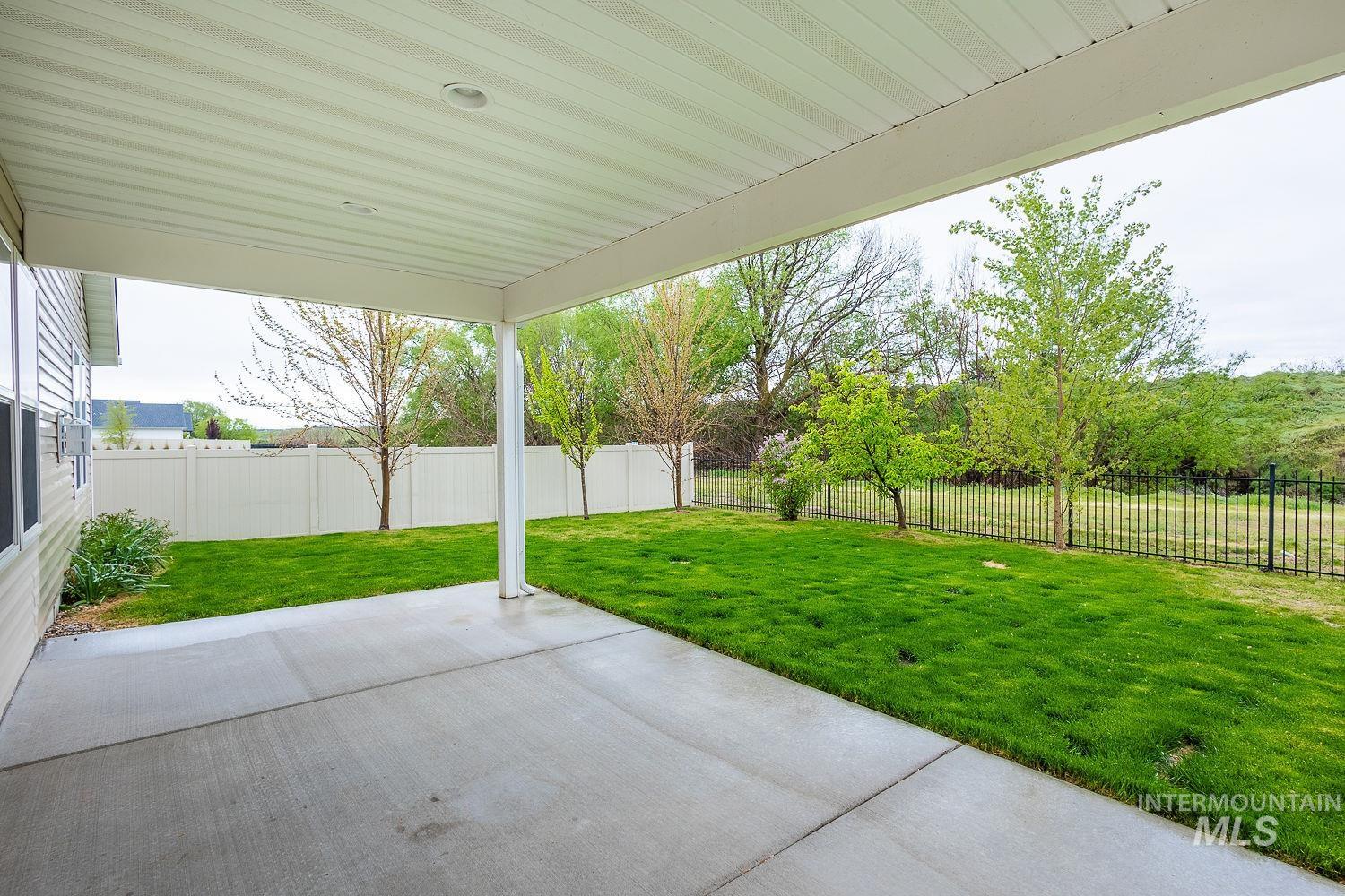 16831 Bethany Ave., Caldwell, Idaho 83607, 3 Bedrooms, 2 Bathrooms, Residential For Sale, Price $395,000,MLS 98983508