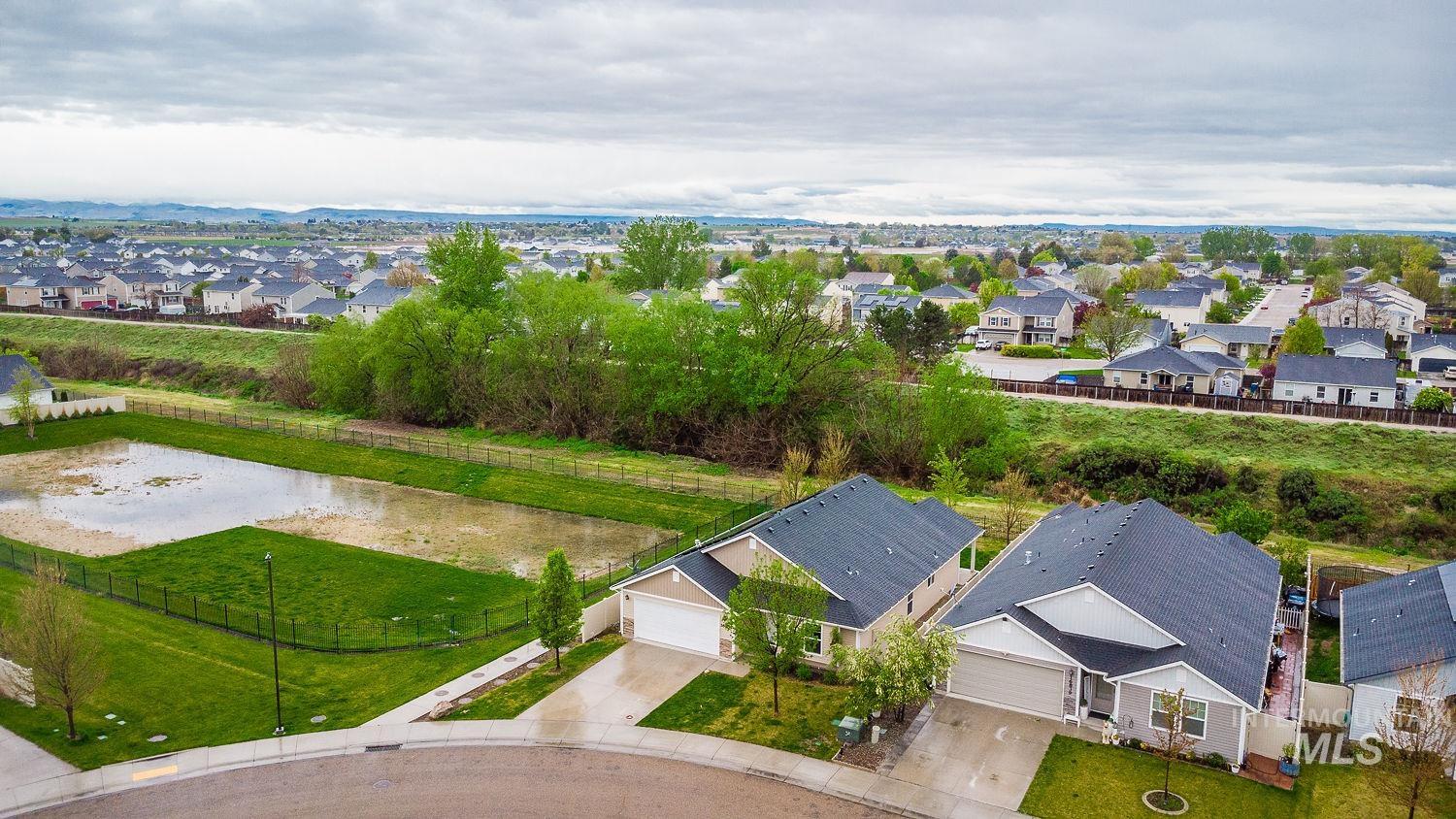 16831 Bethany Ave., Caldwell, Idaho 83607, 3 Bedrooms, 2 Bathrooms, Residential For Sale, Price $395,000,MLS 98983508