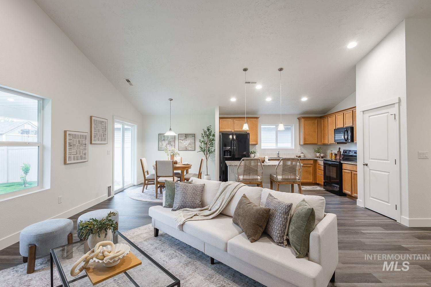 16831 Bethany Ave., Caldwell, Idaho 83607, 3 Bedrooms, 2 Bathrooms, Residential For Sale, Price $395,000,MLS 98983508