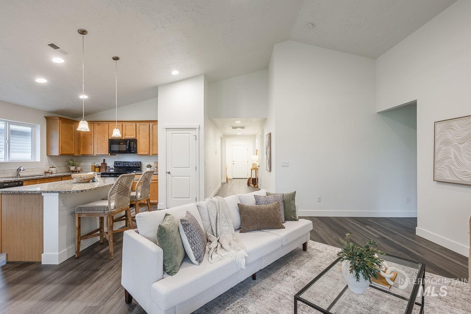 16831 Bethany Ave., Caldwell, Idaho 83607, 3 Bedrooms, 2 Bathrooms, Residential For Sale, Price $395,000,MLS 98983508