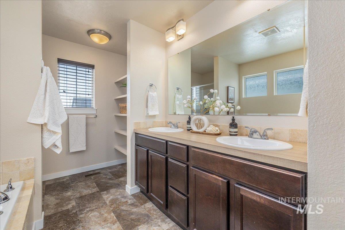 8129 S Carpenter, Boise, Idaho 83709, 4 Bedrooms, 2.5 Bathrooms, Residential For Sale, Price $515,000,MLS 98983509