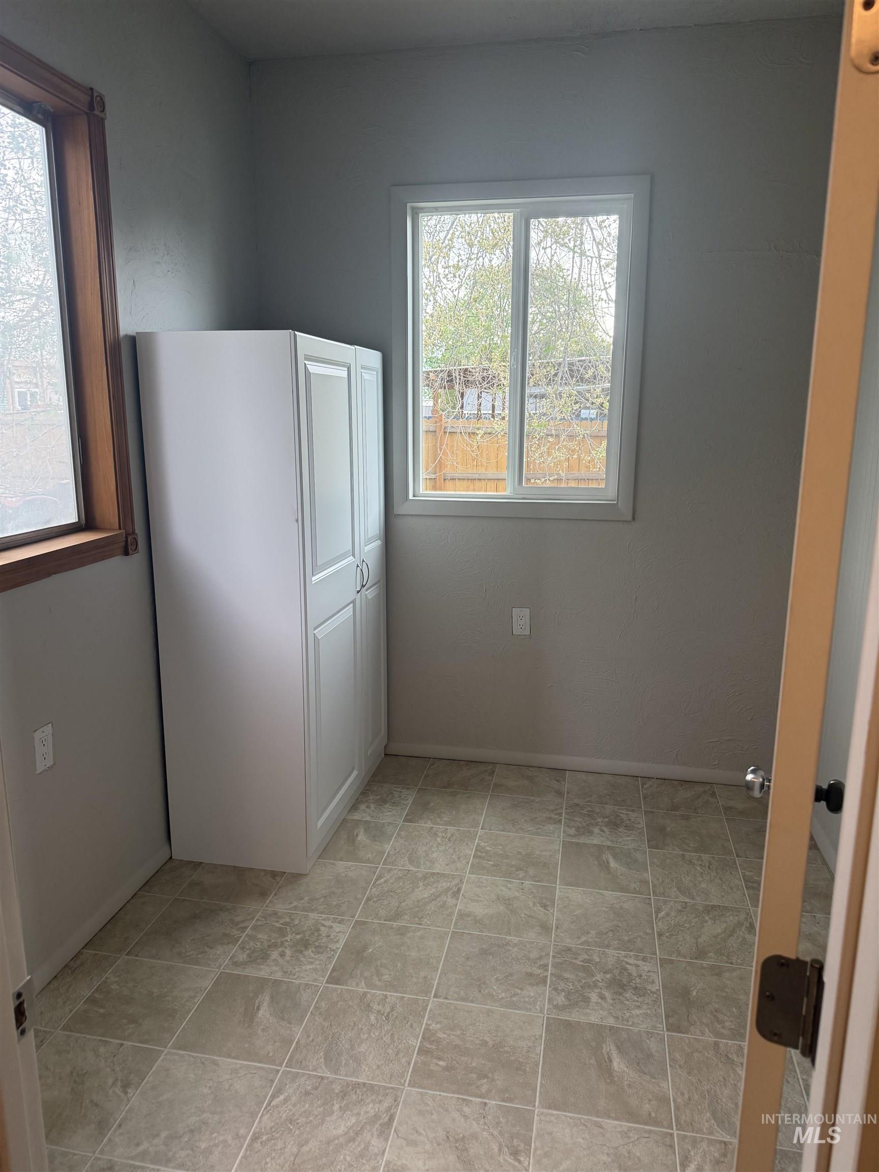 519 E Avenue F, Jerome, Idaho 83338, 4 Bedrooms, 1 Bathroom, Residential For Sale, Price $239,000, 98983511