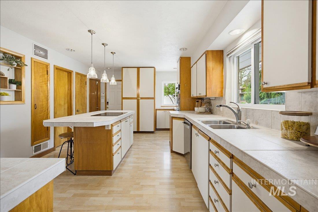 5802 Randolph Dr, Boise, Idaho 83709, 4 Bedrooms, 3.5 Bathrooms, Residential For Sale, Price $749,900, 98983513