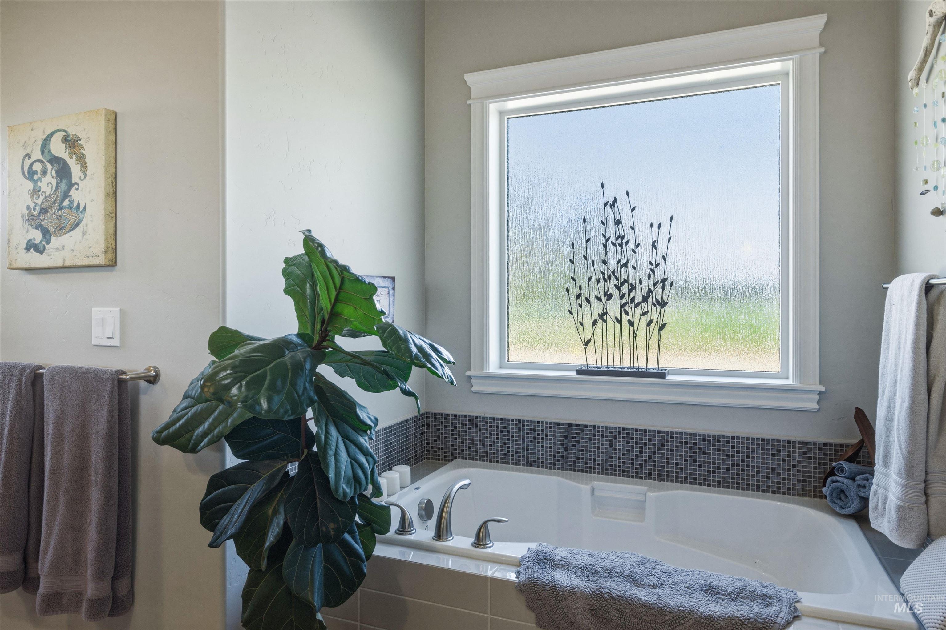 4389 N Morninggale Pl, Boise, Idaho 83713, 3 Bedrooms, 2 Bathrooms, Residential For Sale, Price $679,900,MLS 98983516