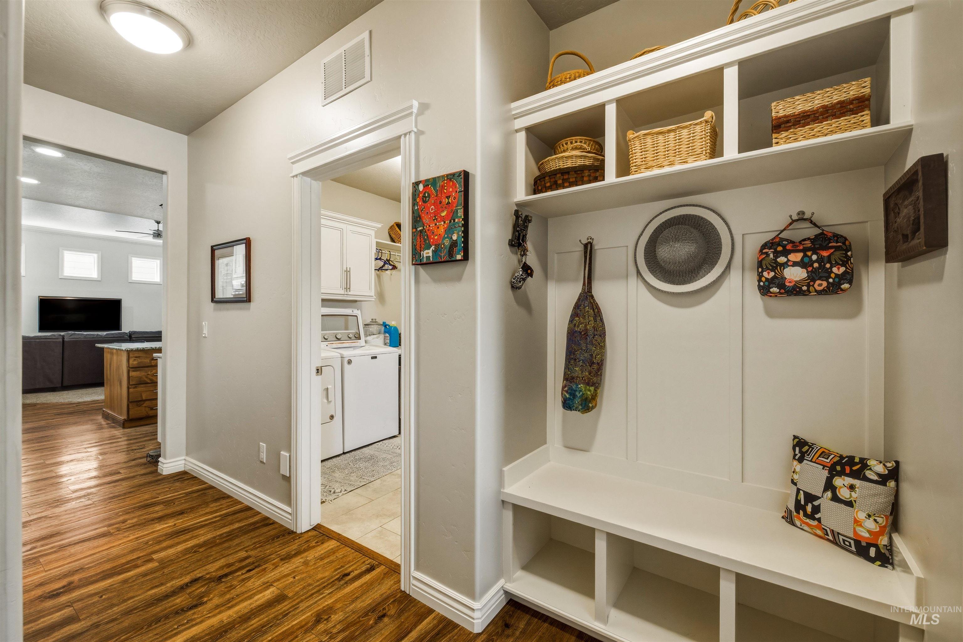 4389 N Morninggale Pl, Boise, Idaho 83713, 3 Bedrooms, 2 Bathrooms, Residential For Sale, Price $679,900,MLS 98983516