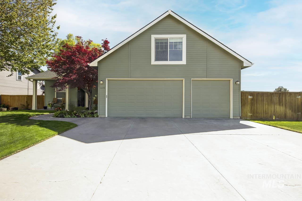 5175 W Tournament Dr, Meridian, Idaho 83646-8813, 4 Bedrooms, 2.5 Bathrooms, Residential For Sale, Price $540,000,MLS 98983518