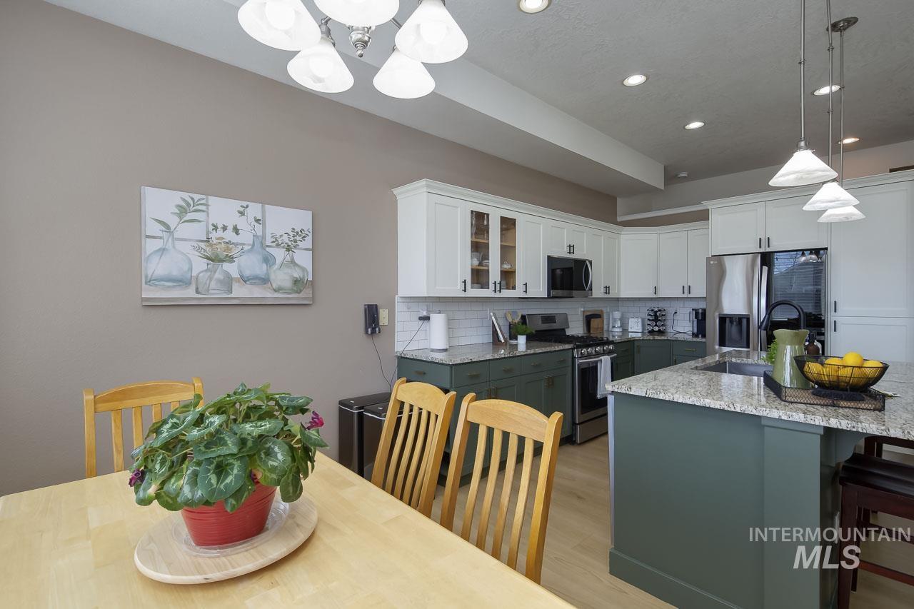 5175 W Tournament Dr, Meridian, Idaho 83646-8813, 4 Bedrooms, 2.5 Bathrooms, Residential For Sale, Price $540,000,MLS 98983518