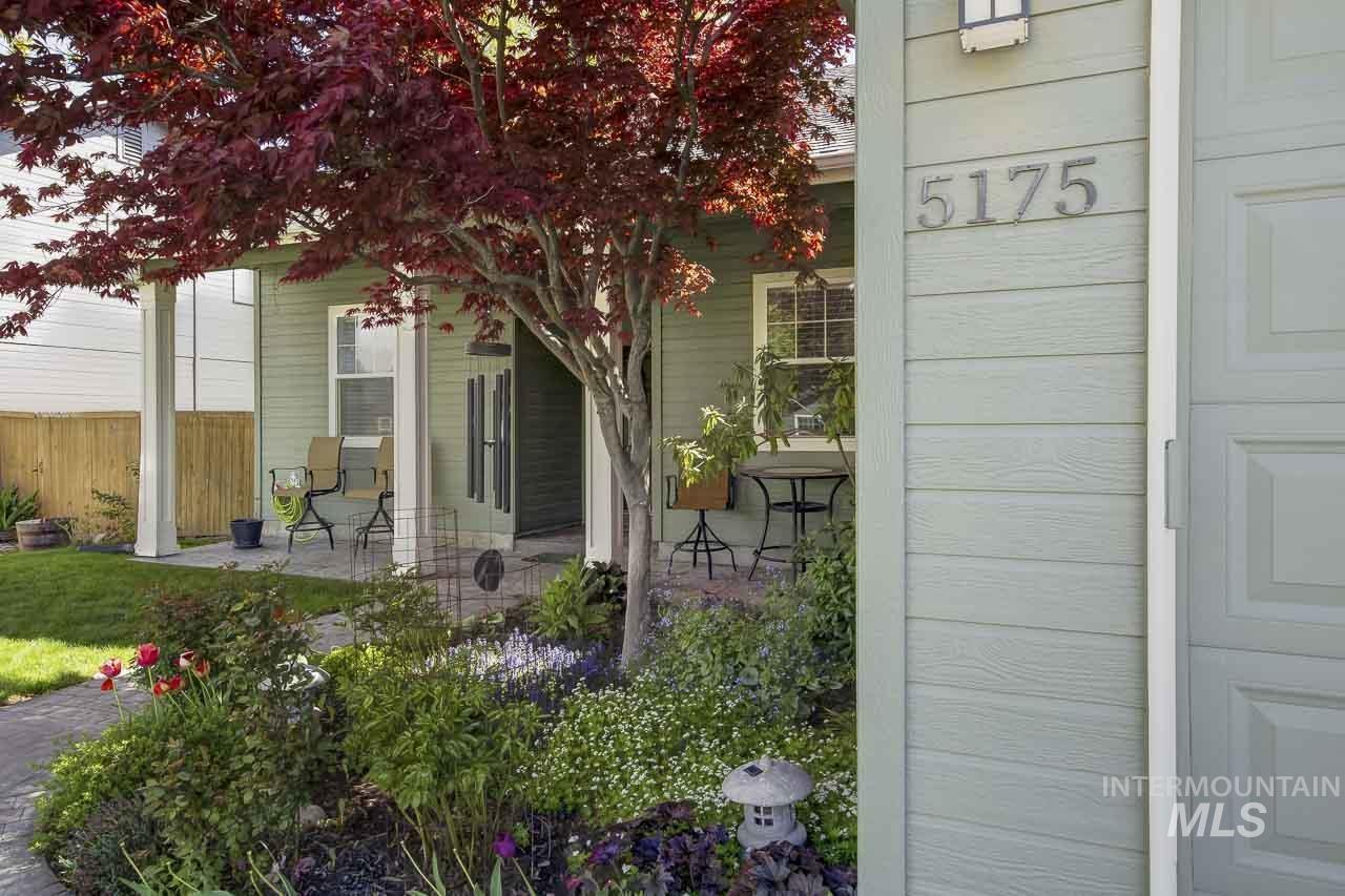 5175 W Tournament Dr, Meridian, Idaho 83646-8813, 4 Bedrooms, 2.5 Bathrooms, Residential For Sale, Price $540,000,MLS 98983518