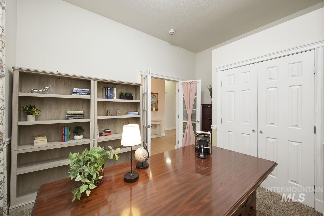 5175 W Tournament Dr, Meridian, Idaho 83646-8813, 4 Bedrooms, 2.5 Bathrooms, Residential For Sale, Price $540,000,MLS 98983518
