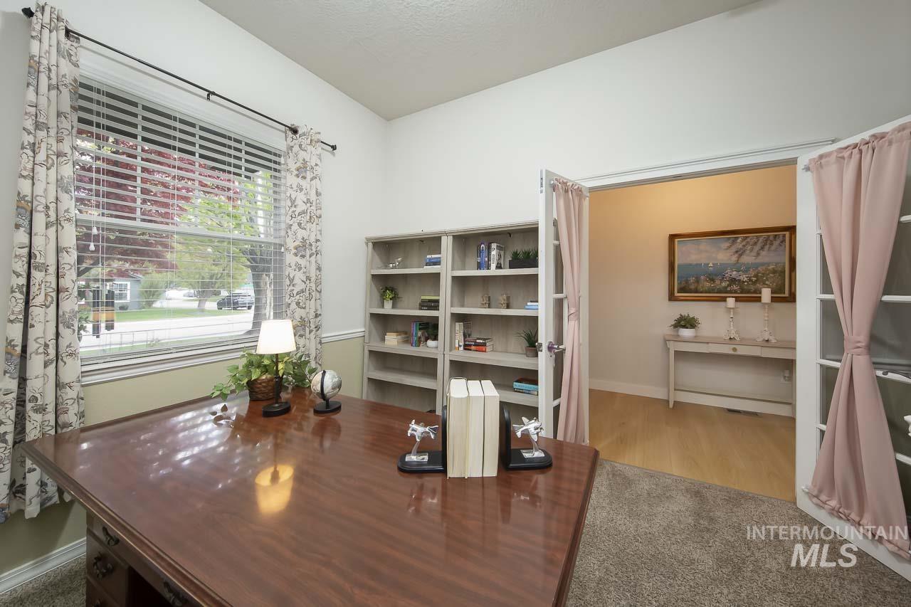 5175 W Tournament Dr, Meridian, Idaho 83646-8813, 4 Bedrooms, 2.5 Bathrooms, Residential For Sale, Price $540,000,MLS 98983518
