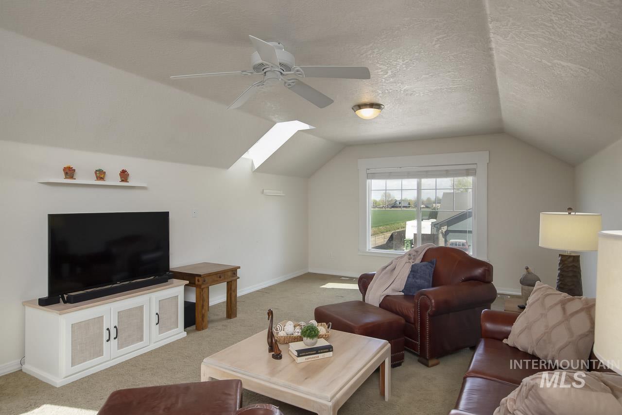 5175 W Tournament Dr, Meridian, Idaho 83646-8813, 4 Bedrooms, 2.5 Bathrooms, Residential For Sale, Price $540,000,MLS 98983518