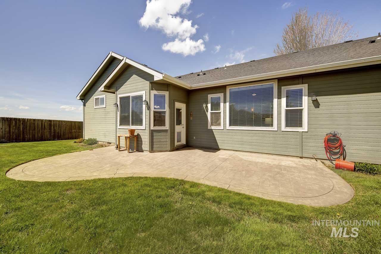 5175 W Tournament Dr, Meridian, Idaho 83646-8813, 4 Bedrooms, 2.5 Bathrooms, Residential For Sale, Price $540,000,MLS 98983518