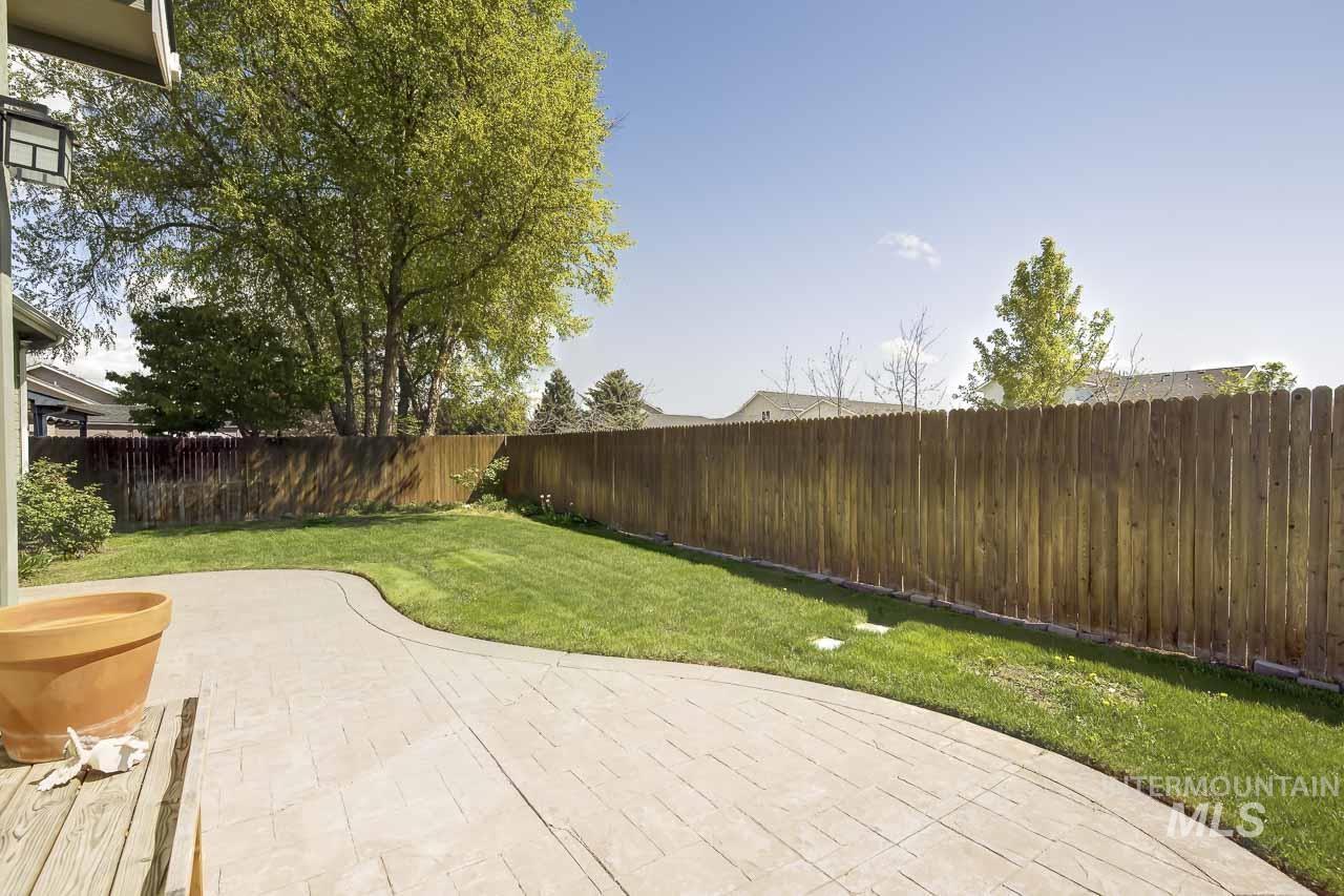 5175 W Tournament Dr, Meridian, Idaho 83646-8813, 4 Bedrooms, 2.5 Bathrooms, Residential For Sale, Price $540,000,MLS 98983518