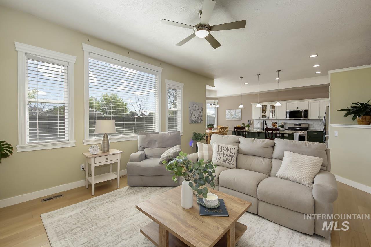 5175 W Tournament Dr, Meridian, Idaho 83646-8813, 4 Bedrooms, 2.5 Bathrooms, Residential For Sale, Price $540,000,MLS 98983518