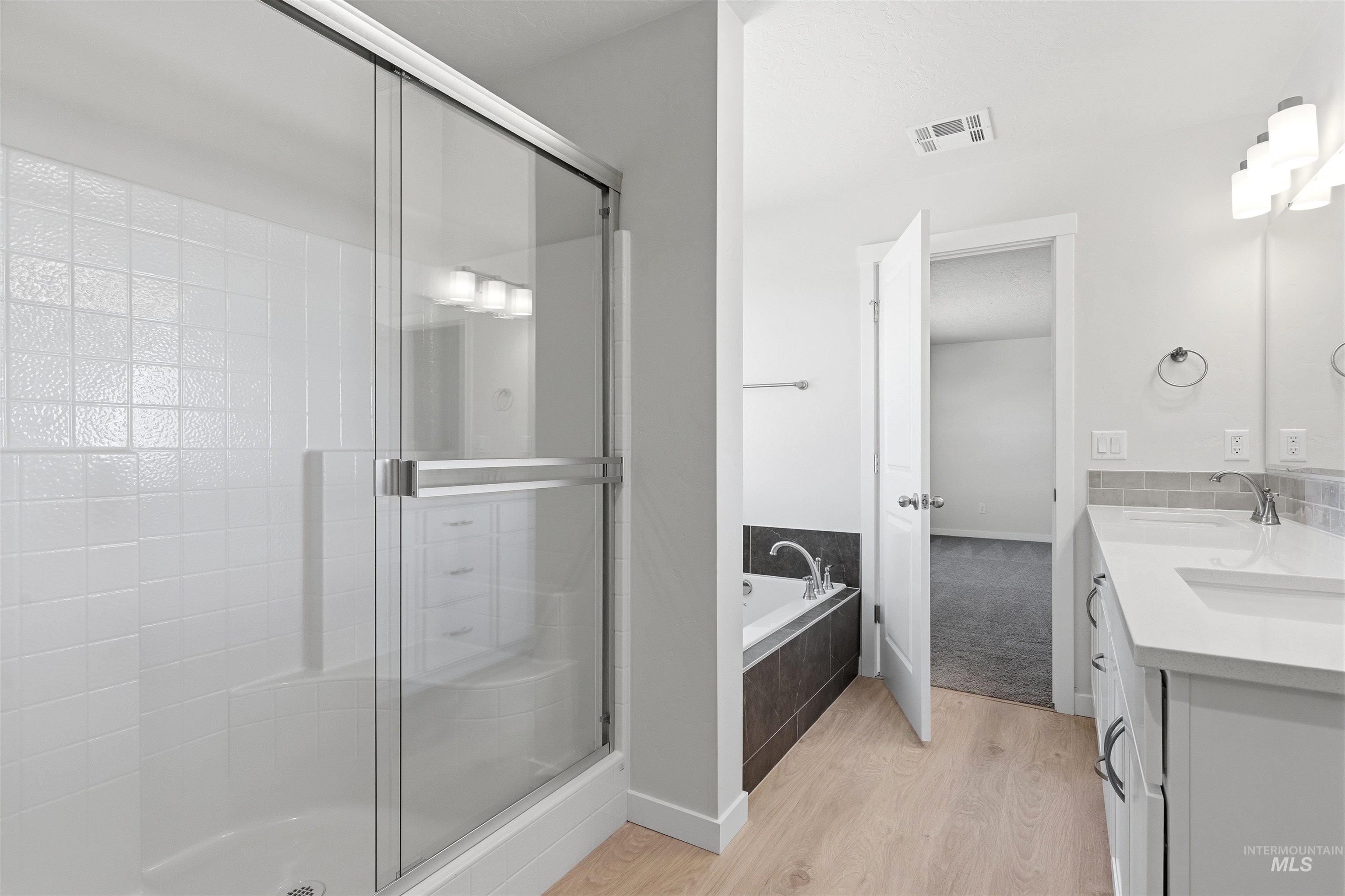 631 Dunmore Ave, Middleton, Idaho 83644, 4 Bedrooms, 3.5 Bathrooms, Residential For Sale, Price $564,990, 98983521