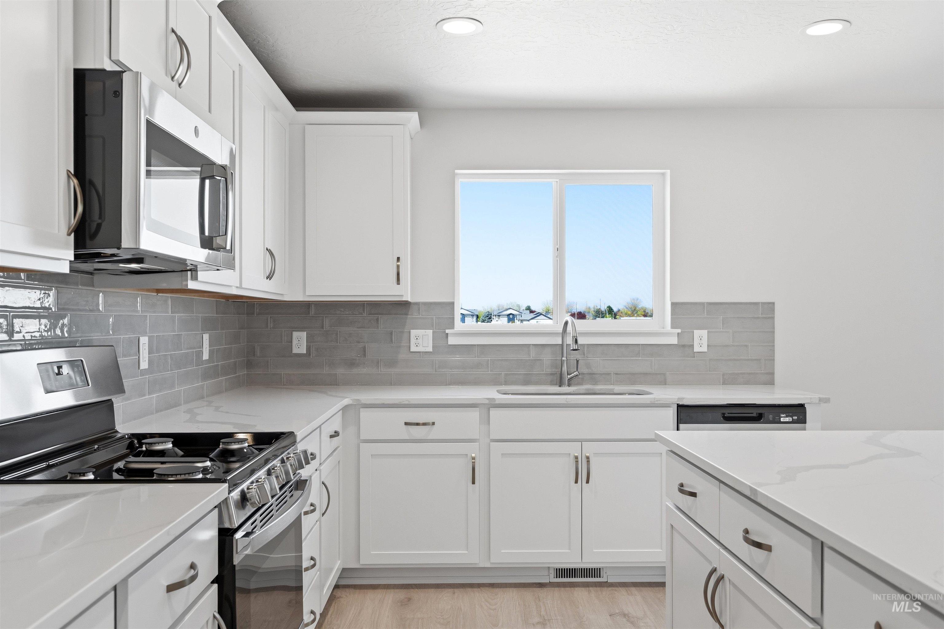 631 Dunmore Ave, Middleton, Idaho 83644, 4 Bedrooms, 3.5 Bathrooms, Residential For Sale, Price $564,990, 98983521