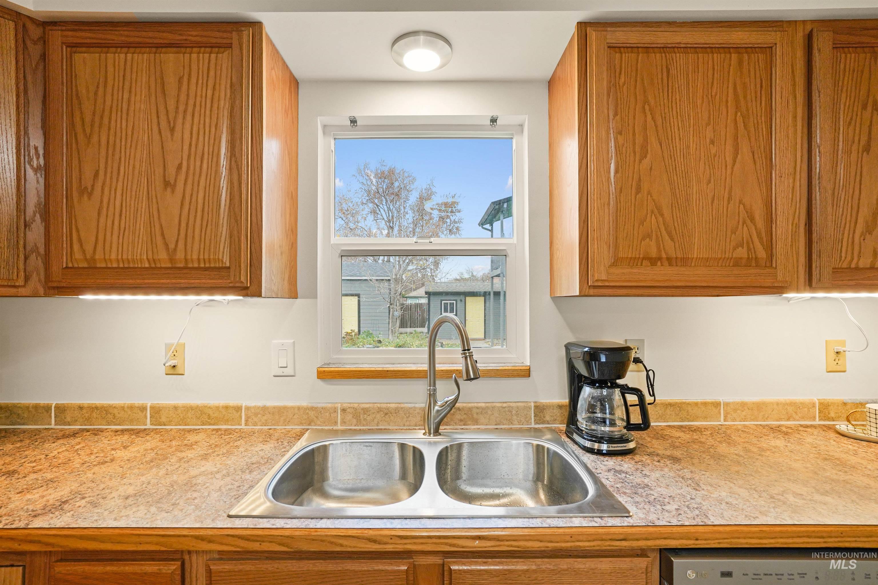 520 S Scott Street, Boise, Idaho 83705-1817, 3 Bedrooms, 2 Bathrooms, Residential Income For Sale, Price $669,900, 98983523