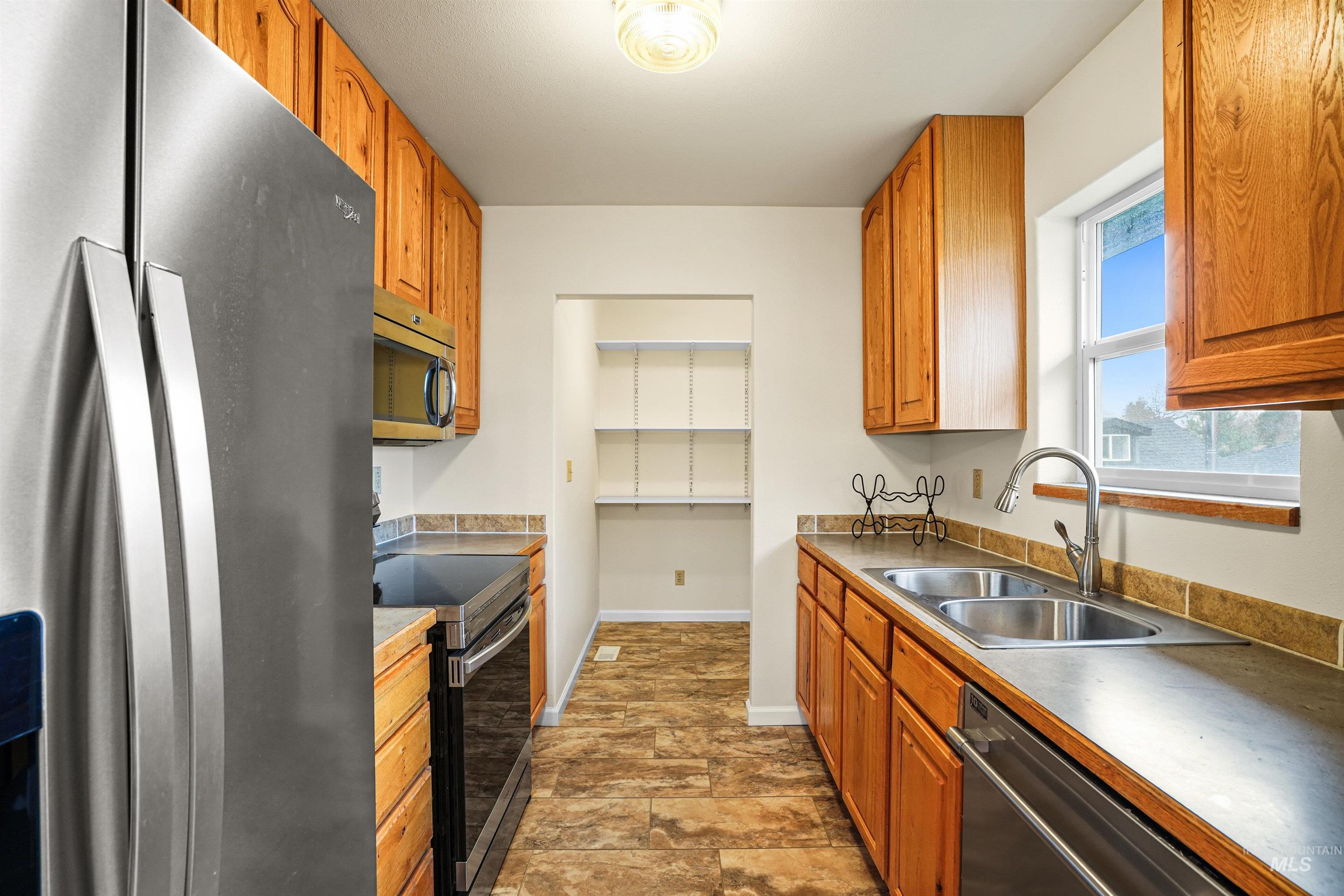 520 S Scott Street, Boise, Idaho 83705-1817, 3 Bedrooms, 2 Bathrooms, Residential Income For Sale, Price $669,900, 98983523