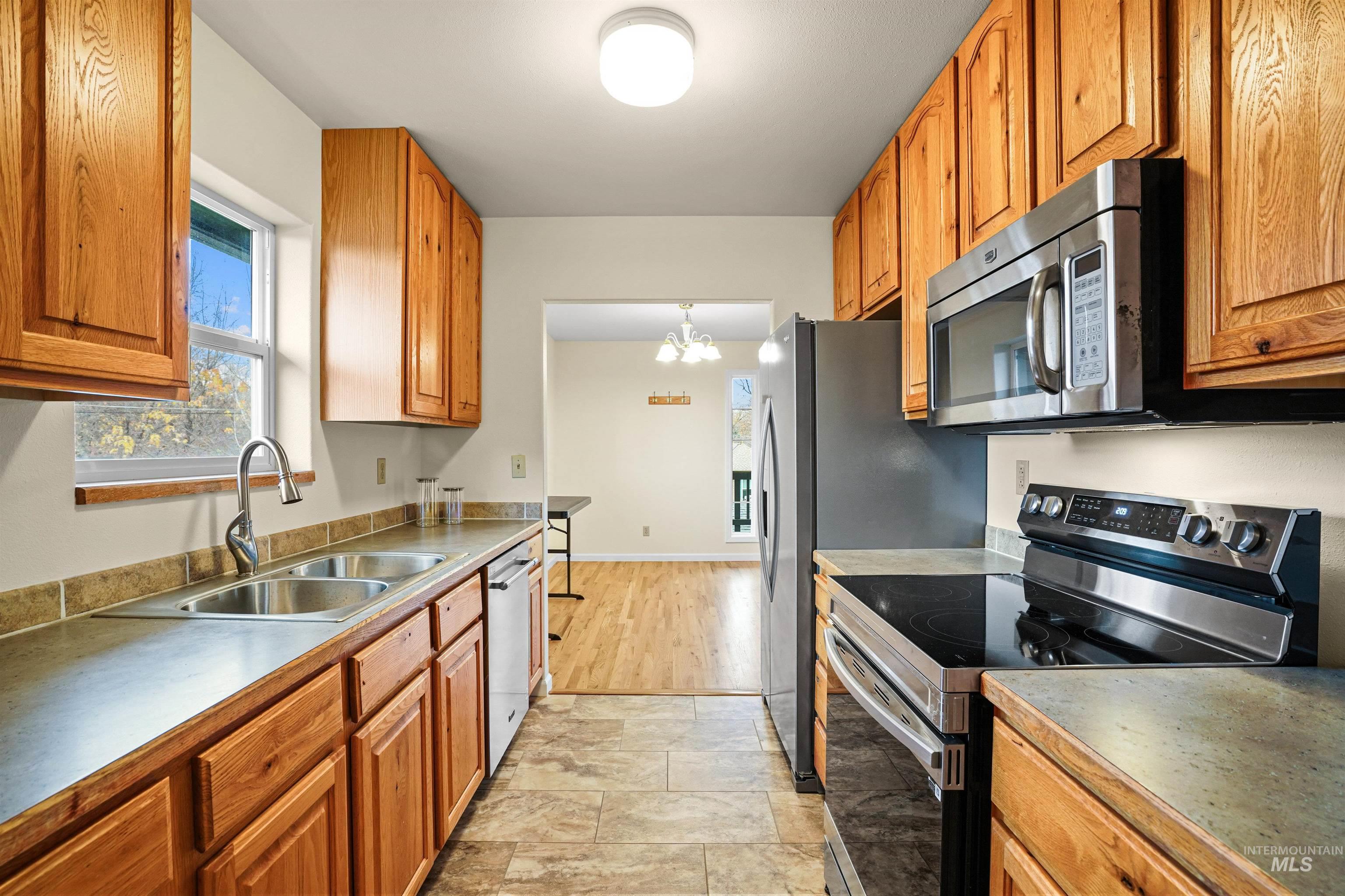 520 S Scott Street, Boise, Idaho 83705-1817, 3 Bedrooms, 2 Bathrooms, Residential Income For Sale, Price $669,900, 98983523