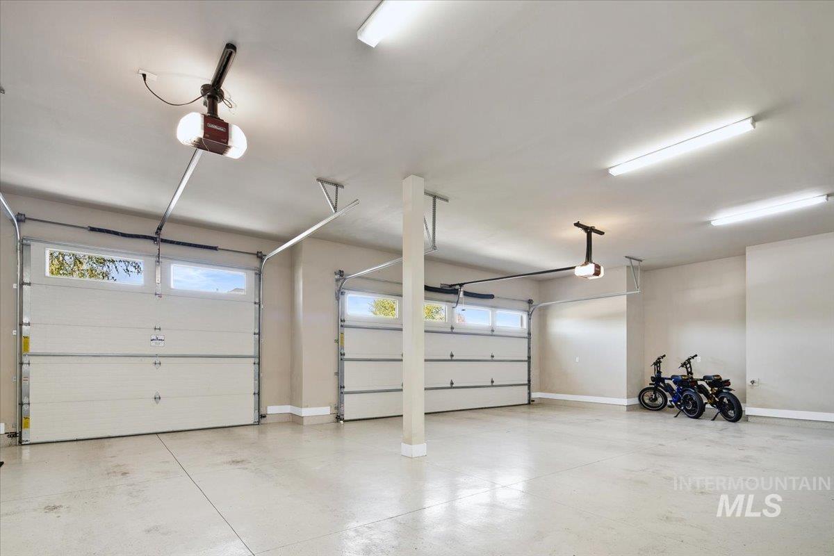 1923 E Golden Oak Ct, Meridian, Idaho 83646, 5 Bedrooms, 3.5 Bathrooms, Residential For Sale, Price $1,760,000, 98983525