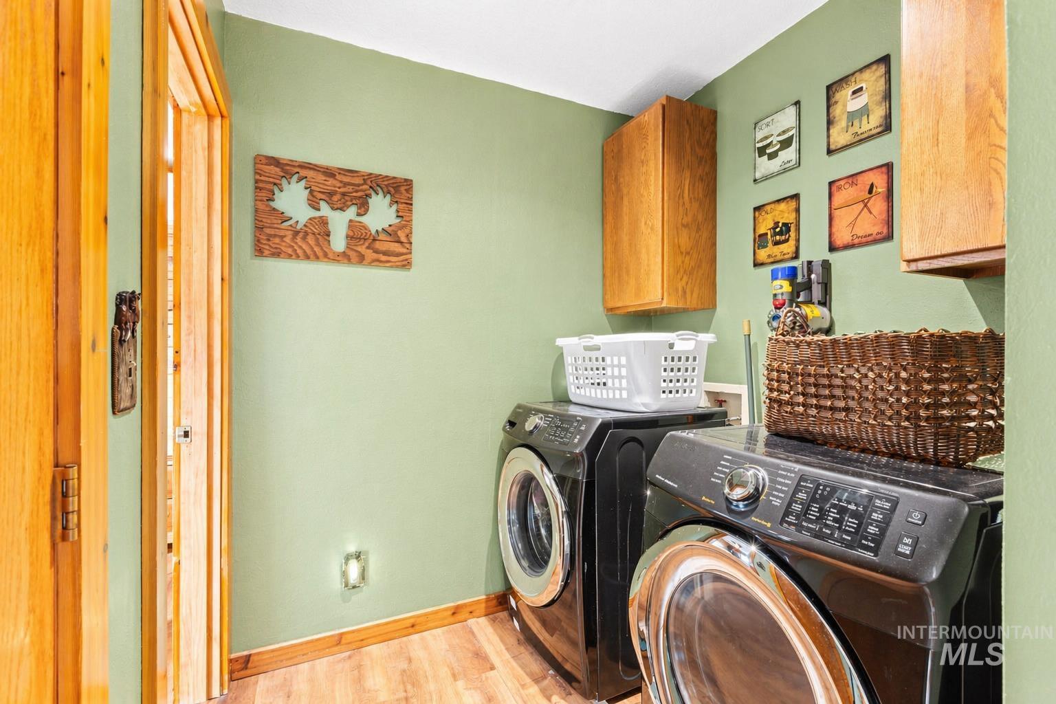 9 Conifer Circle, Boise, Idaho 83716, 5 Bedrooms, 2 Bathrooms, Residential For Sale, Price $950,000,MLS 98983528