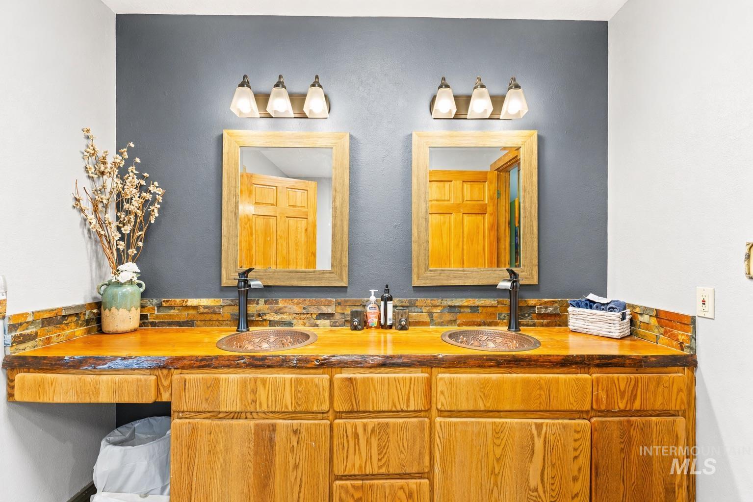 9 Conifer Circle, Boise, Idaho 83716, 5 Bedrooms, 2 Bathrooms, Residential For Sale, Price $950,000,MLS 98983528