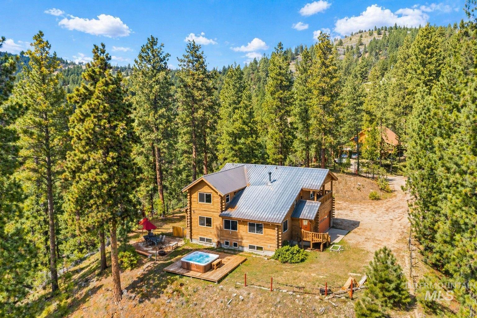 9 Conifer Circle, Boise, Idaho 83716, 5 Bedrooms, 2 Bathrooms, Residential For Sale, Price $950,000,MLS 98983528