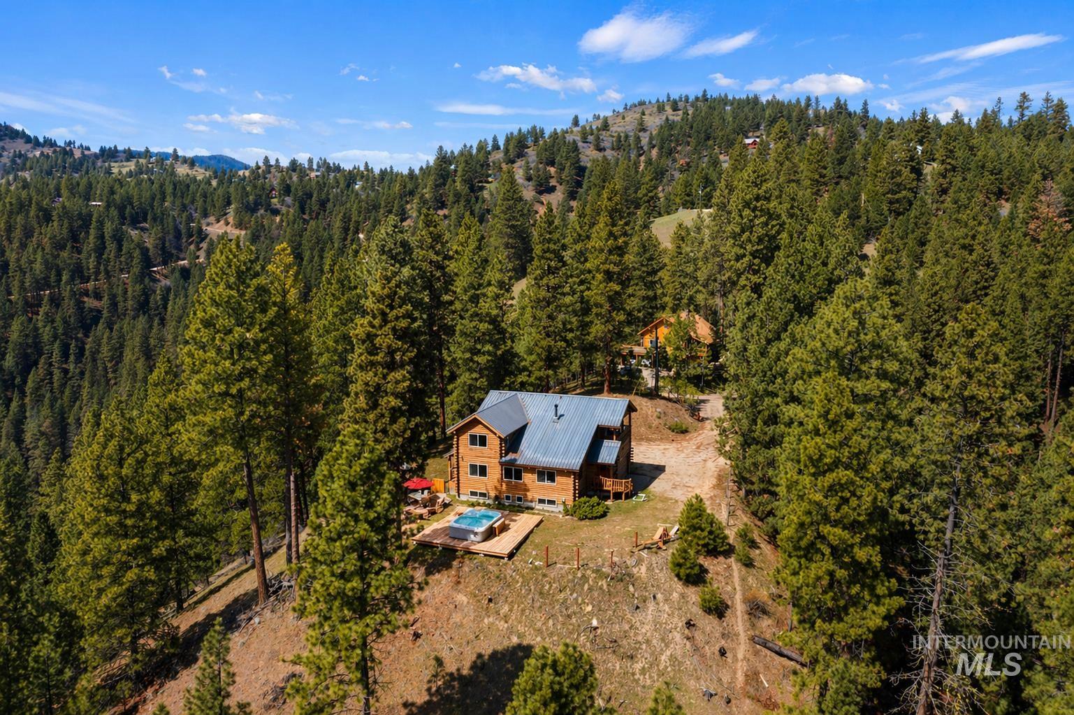 9 Conifer Circle, Boise, Idaho 83716, 5 Bedrooms, 2 Bathrooms, Residential For Sale, Price $950,000,MLS 98983528