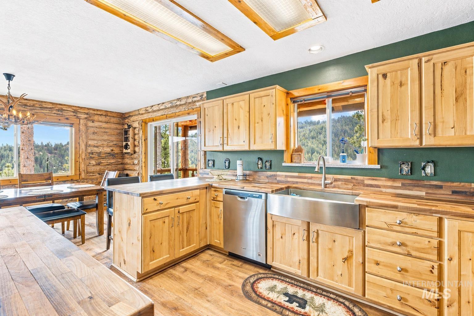 9 Conifer Circle, Boise, Idaho 83716, 5 Bedrooms, 2 Bathrooms, Residential For Sale, Price $950,000,MLS 98983528