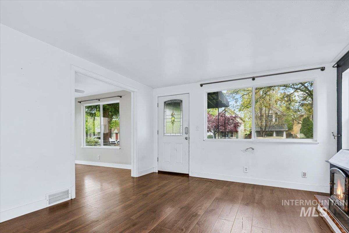 6514 W Post St, Boise, Idaho 83704, 2 Bedrooms, 1 Bathroom, Residential For Sale, Price $349,000, 98983529