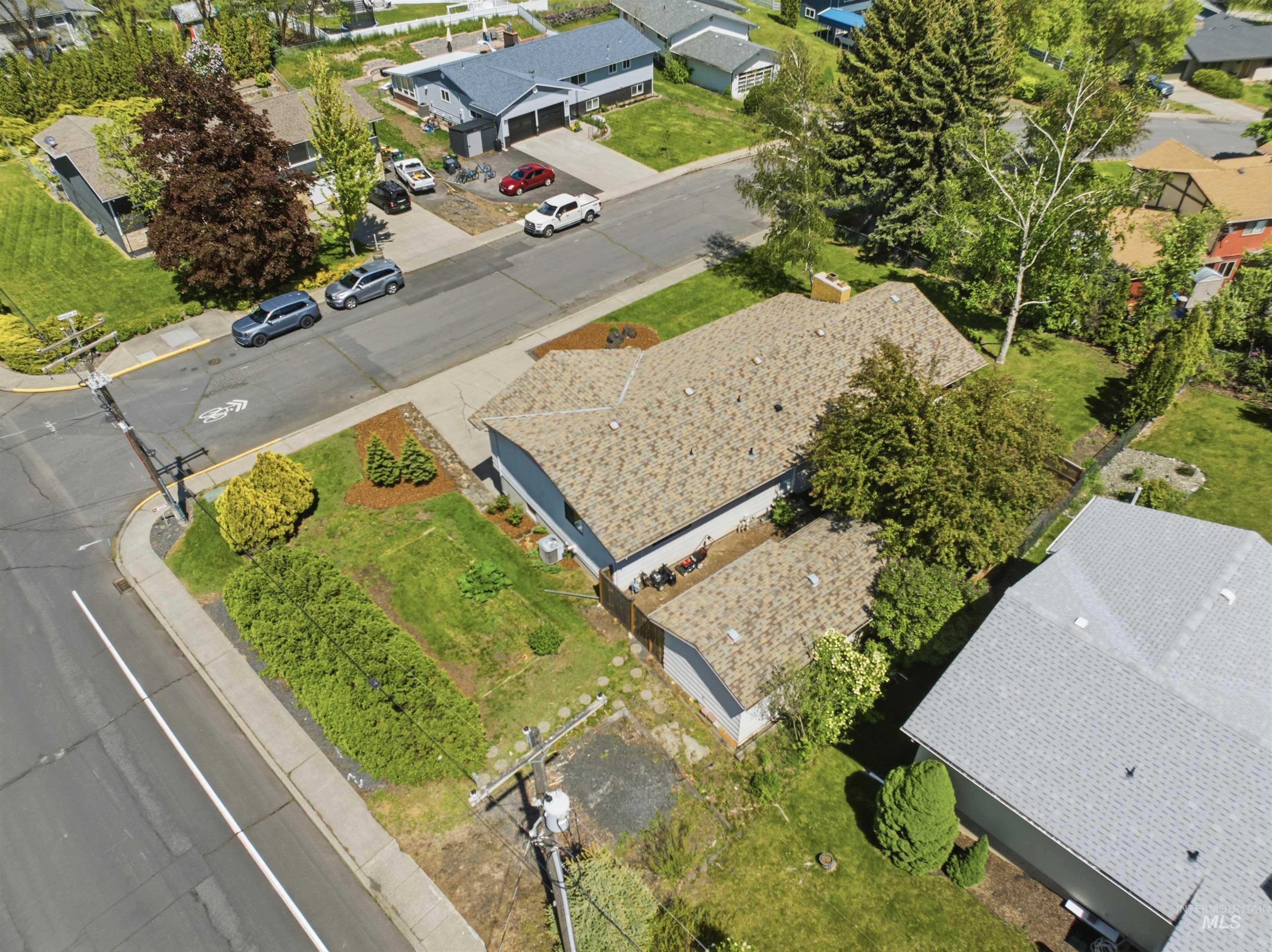 1205 Ponderosa Drive, Moscow, Idaho 83843, 4 Bedrooms, 3 Bathrooms, Residential For Sale, Price $600,000,MLS 98983530