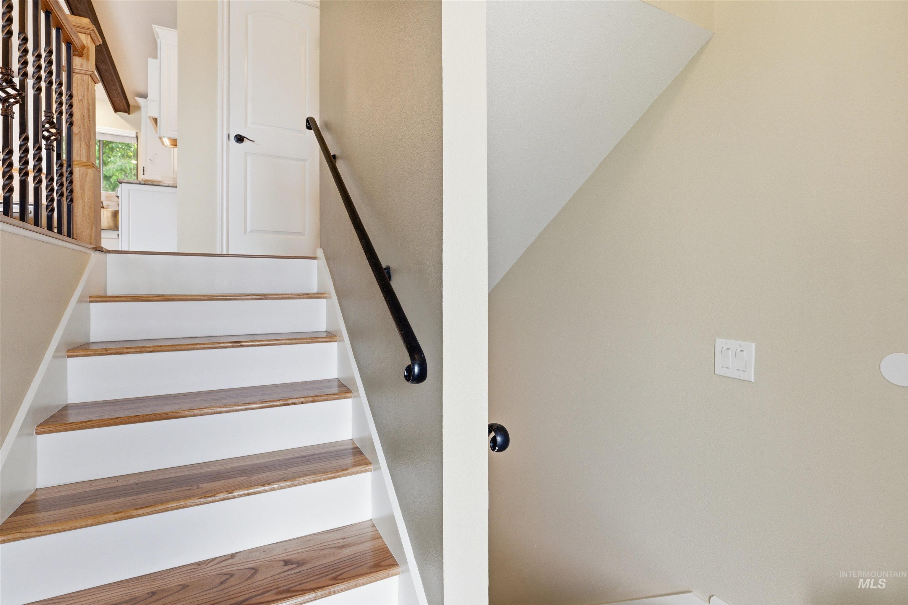 1205 Ponderosa Drive, Moscow, Idaho 83843, 4 Bedrooms, 3 Bathrooms, Residential For Sale, Price $600,000,MLS 98983530