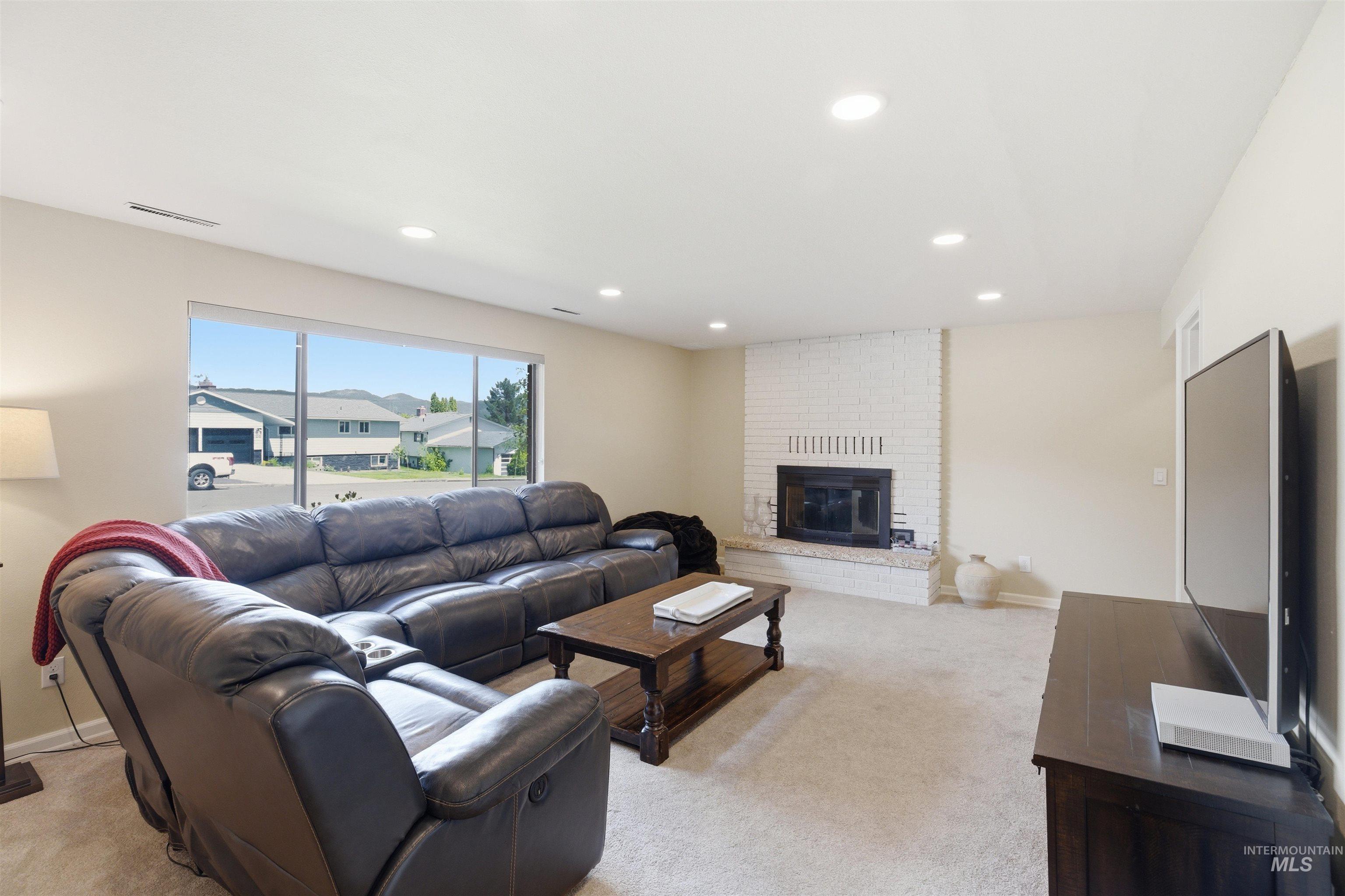 1205 Ponderosa Drive, Moscow, Idaho 83843, 4 Bedrooms, 3 Bathrooms, Residential For Sale, Price $600,000,MLS 98983530