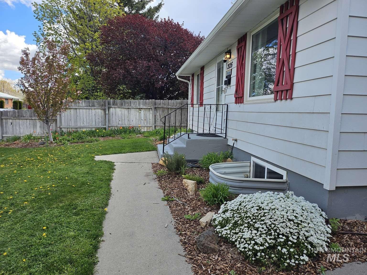 2026 11Th Ave, Twin Falls, Idaho 83301, 4 Bedrooms, 2 Bathrooms, Residential For Sale, Price $339,000, 98983533