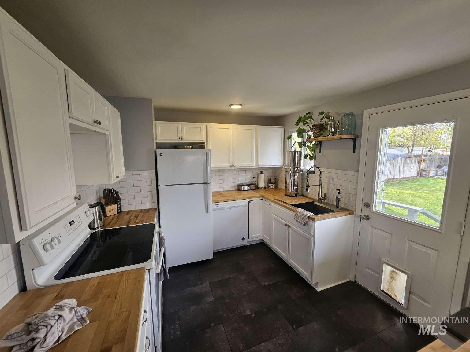 2026 11Th Ave, Twin Falls, Idaho 83301, 4 Bedrooms, 2 Bathrooms, Residential For Sale, Price $339,000, 98983533